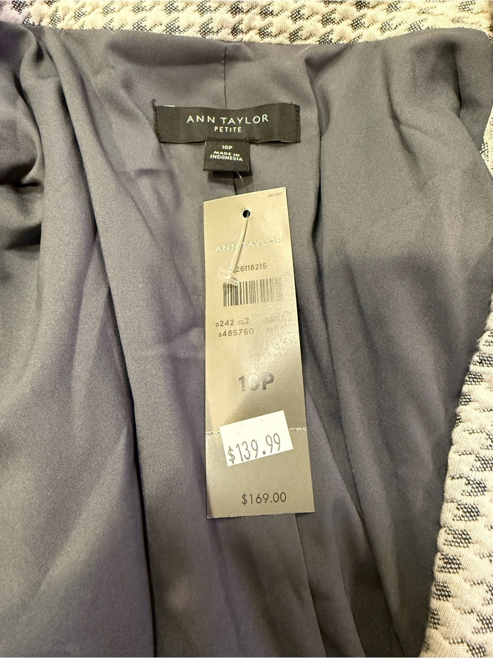 Beautiful NWT Ann Taylor Cream and Gray Houndstooth Blazer Sz 10P - Picture 4 of 4